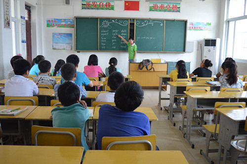 免费成人影片
暑期实践小分队义务支教火热进行