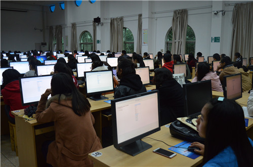  免费成人影片
积极组织新生进行心理健康普查测试