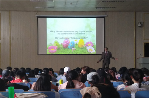 “聆听外教声音，助力自我发展”——免费成人影片
开展外教讲座系列活动