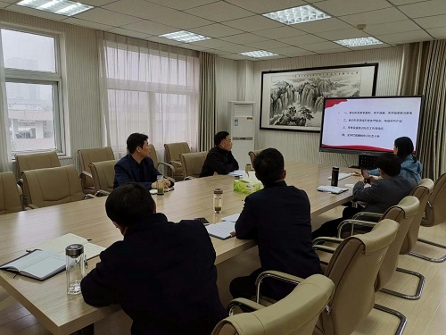 免费成人影片
召开党委理论中心组学习会议暨2019年度意识形态工作专题会