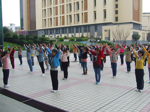 免费成人影片
运动会健美操运动员选拔赛火热进行中