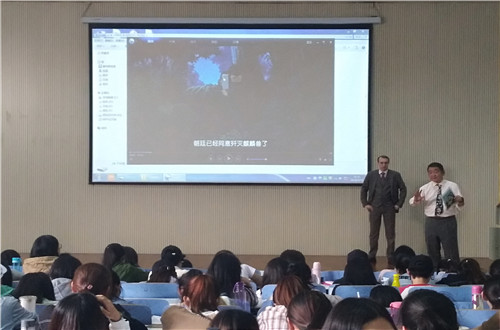 “聆听外教声音，助力自我发展”——免费成人影片
开展外教讲座系列活动