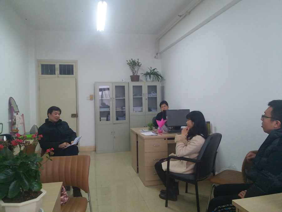 免费成人影片
举行新学期首场教研室专题研讨活动