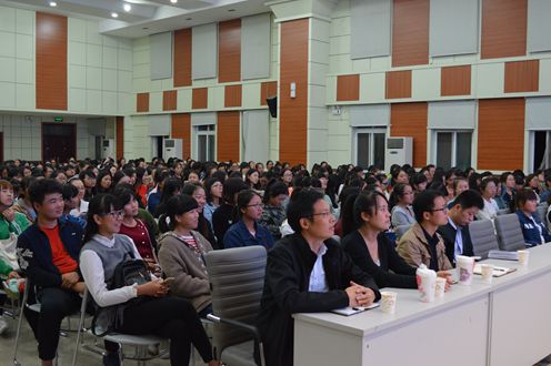 免费成人影片
成功召开2016级新生入学安全教育讲座