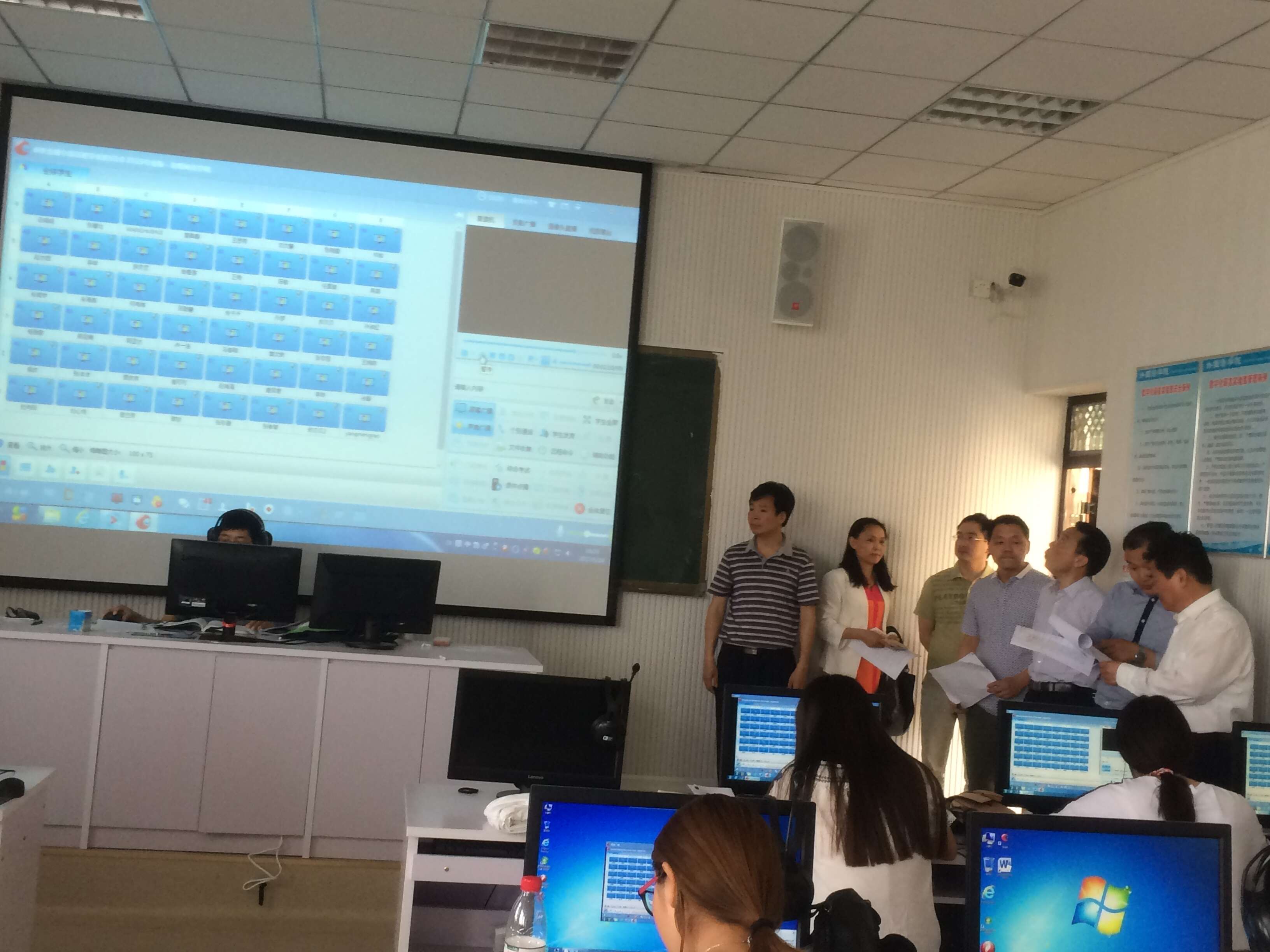 副校长齐城检查指导免费成人影片
实验室建设工作