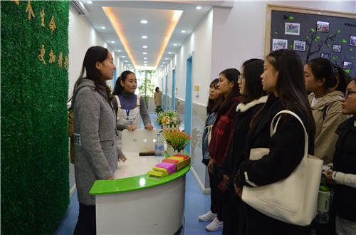 免费成人影片
组织2018级学生参观免费成人影片
大学生心理健康教育中心