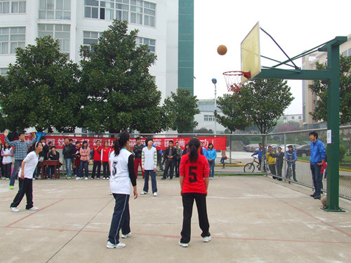 免费成人影片
积极备战“谭山杯”篮球赛