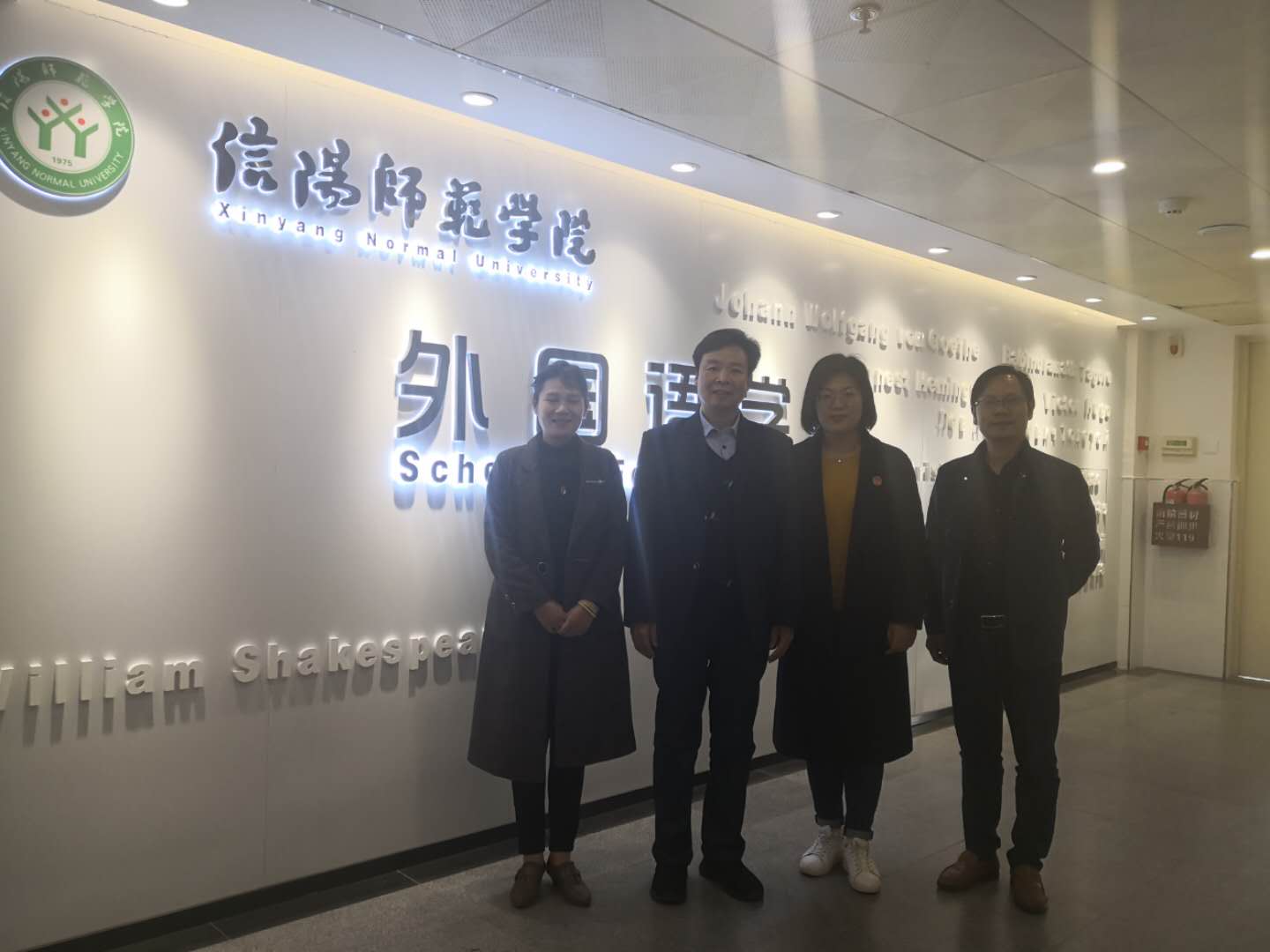 新联学院免费成人影片
领导来免费成人影片
交流