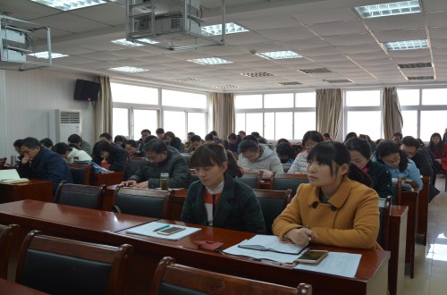 免费成人影片
举行“深入学习贯彻谢伏瞻书记 在河南师范大学宣讲党的十九大精神专题党课报告精神” 专题辅导报告