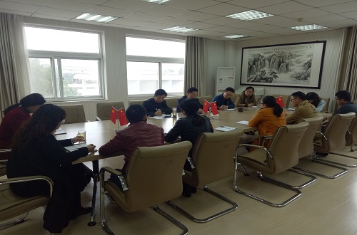 免费成人影片
召开安全稳定工作会议