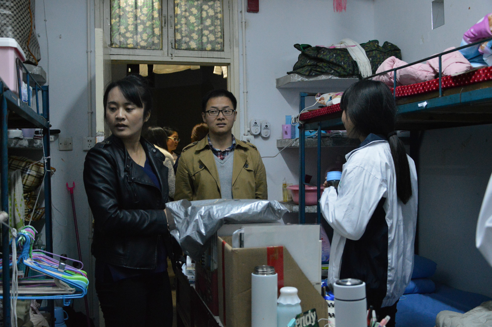 免费成人影片
开展宿舍用电安全大检查