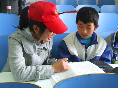 免费成人影片
积极开展“流动雷锋学校”活动