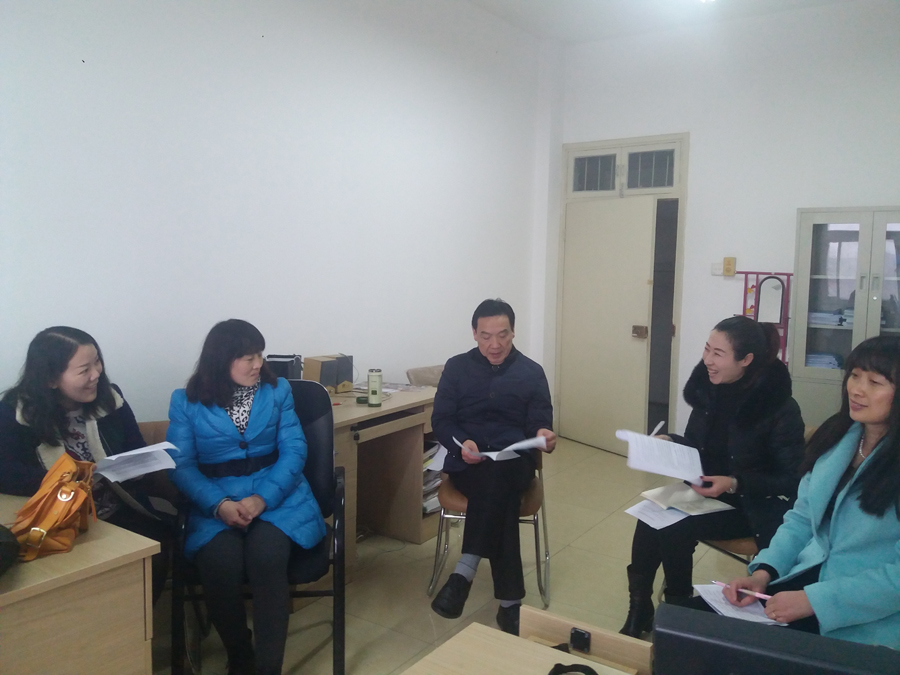 免费成人影片
举行新学期首场教研室专题研讨活动