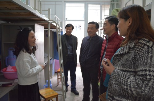 免费成人影片
领导慰问“国培计划（2017）”——河南省乡村教师培训团队研修班学员