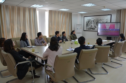 免费成人影片
组织师生观看《纪念五四运动一百周年大会》直播