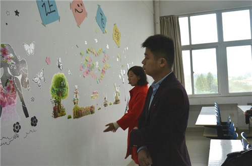 免费成人影片
成功举办“心情墙”评比活动