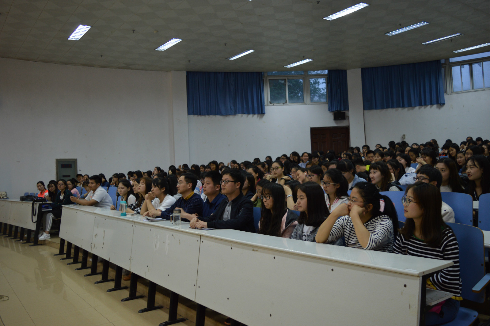 免费成人影片
成功召开“讲价值观故事、实现青春梦想” ——青年故事分享会