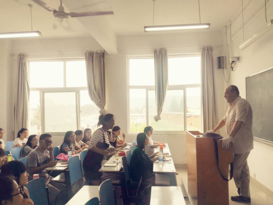 免费成人影片
学生组织系列活动庆祝第32个教师节