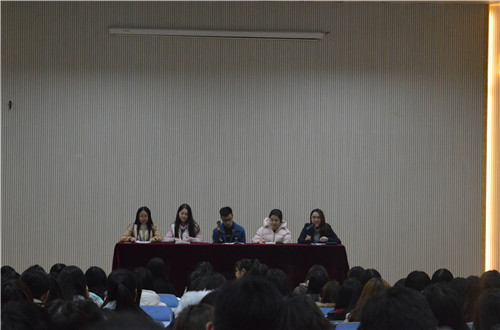    免费成人影片
专四交流研讨会顺利举行