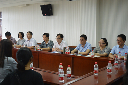 免费成人影片
举行2017级新生家长见面会