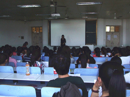 免费成人影片
新生入学教育火热进行中