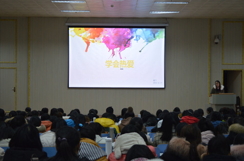 免费成人影片
举办明星故事分享会