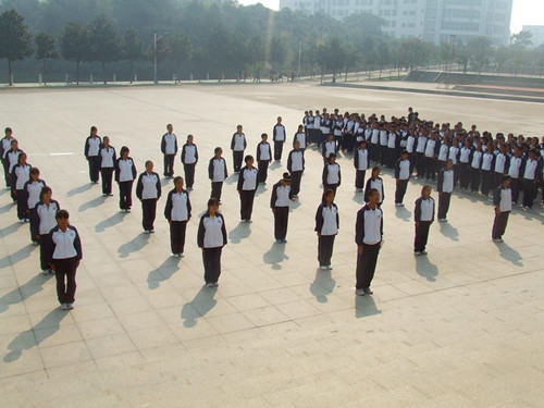 免费成人影片
举办新生广播操比赛