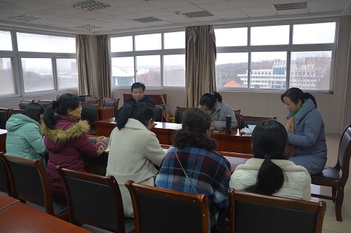 免费成人影片
各教工党支组织学习《中国共产党支部工作条例（试行）》