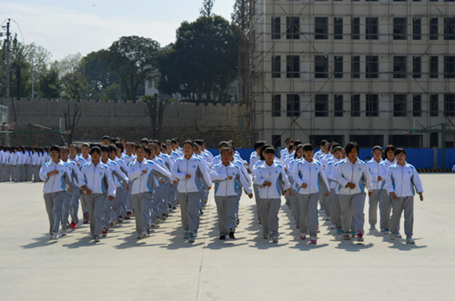 免费成人影片
2014级新生军训火热进行中