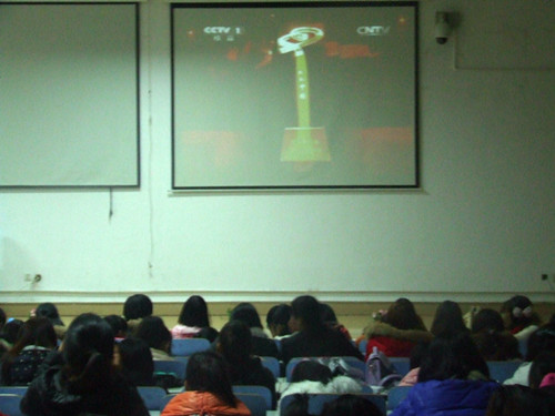 免费成人影片
组织学生观看感动中国2014年颁奖典礼视频