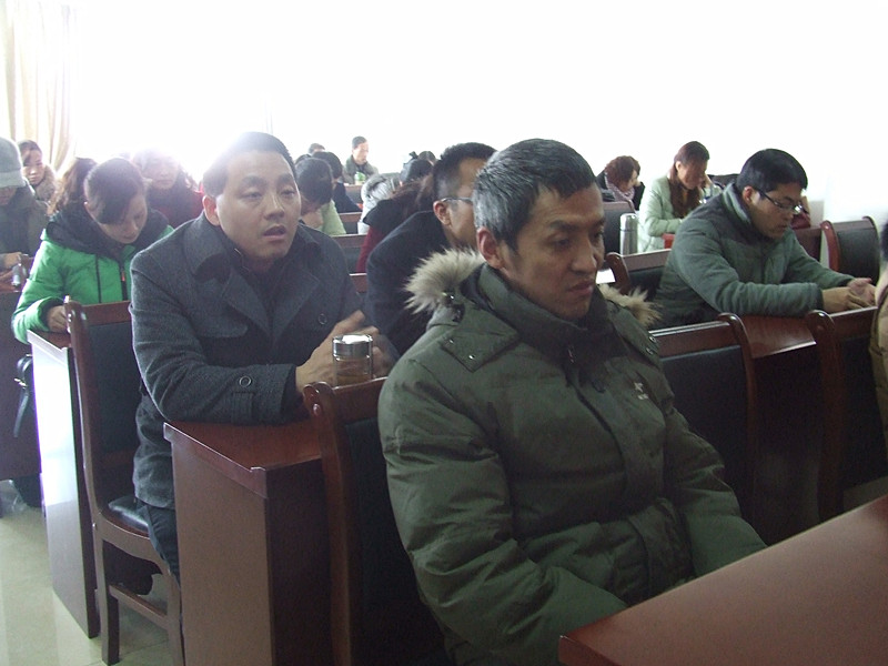 免费成人影片
召开2014年度教职工大会