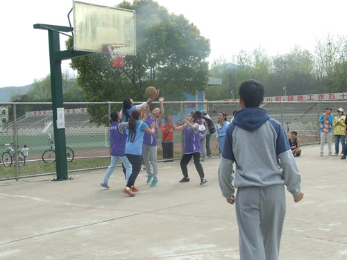 免费成人影片
篮球队勇战第十三届“谭山杯”篮球赛