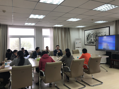 山东大学刘振前教授来免费成人影片
开展学术交流