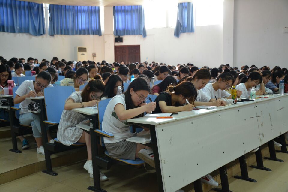 免费成人影片
成功举办全国口译大赛经验分享会