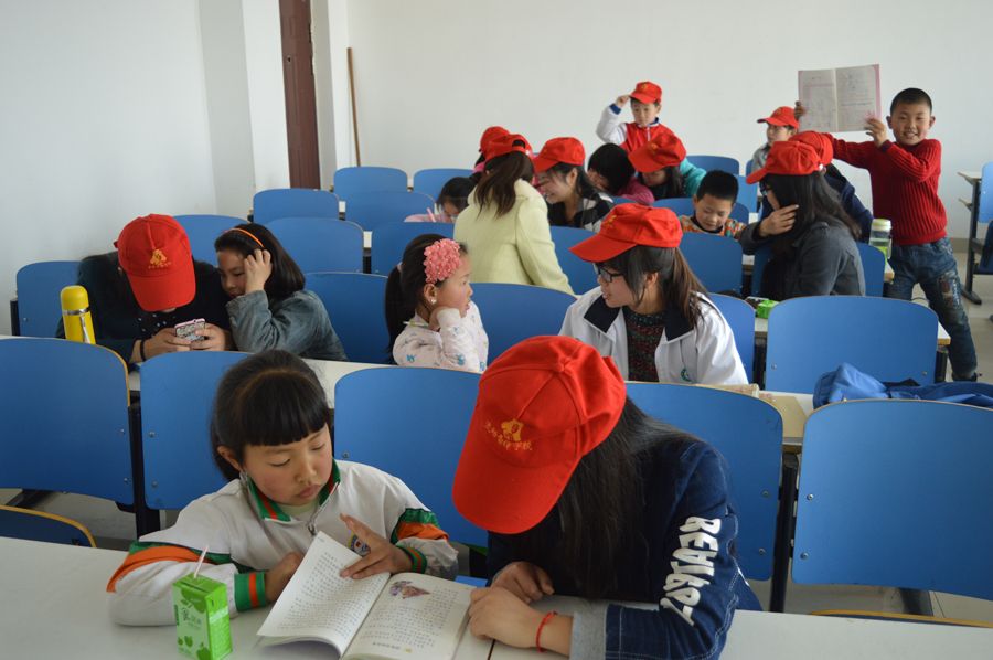 免费成人影片
义务辅导活动温情开展