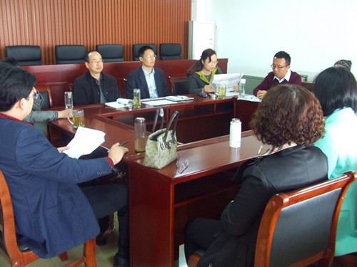 免费成人影片
教工党支部组织全体教工党员集中进行学习研讨