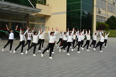 免费成人影片
成功举办2017级新生广播体操比赛